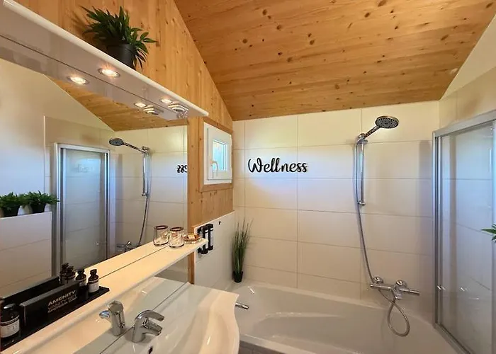 Chalet 1a Eck - Wandern, Grillen, Panorama Sauna! Klippitztorl